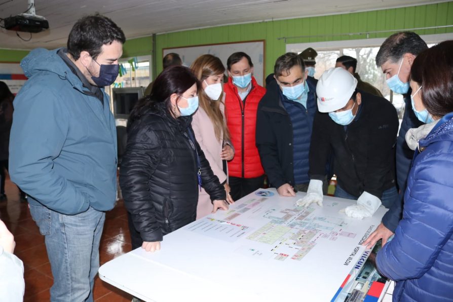 DELEGADO MANOLI VISITA HOSPITAL DE VILCÚN LUEGO DE INCENDIO