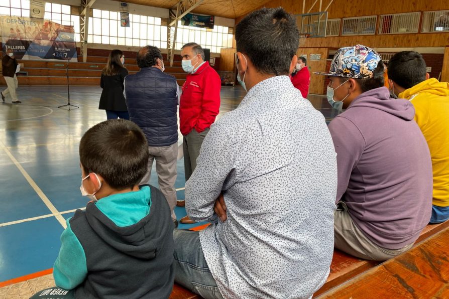 FAMILIAS VÍCTIMAS DE MÚLTIPLE ATENTADO EN CARAHUE RECIBEN EQUIPAMIENTO PARA SUS VIVIENDAS