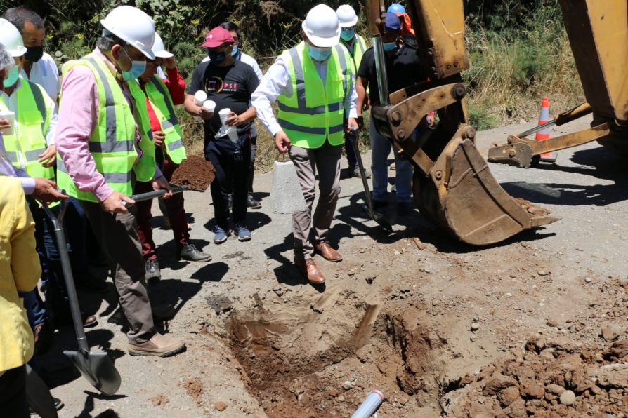 AUTORIDADES DE GOBIERNO COLOCAN PRIMERA PIEDRA PARA PAVIMENTAR RUTA CANCURA  – BOLDO HUACHO EN LA COMUNA DE NUEVA IMPERIAL