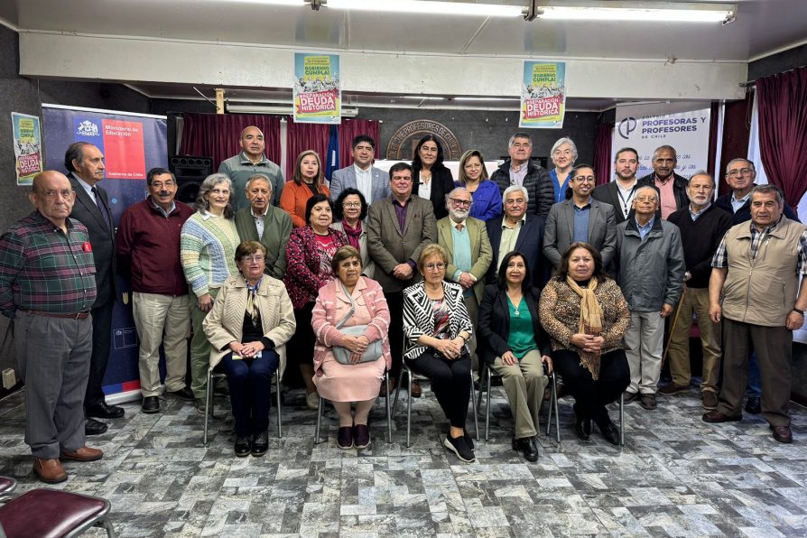 JUNTO AL COLEGIO REGIONAL DE PROFESORES AUTORIDADES DE GOBIERNO PRESENTAN DETALLES DEL PROYECTO DE LEY QUE ENTREGA SOLUCIÓN A DOCENTES AFECTADOS POR LA DEUDA HISTÓRICA