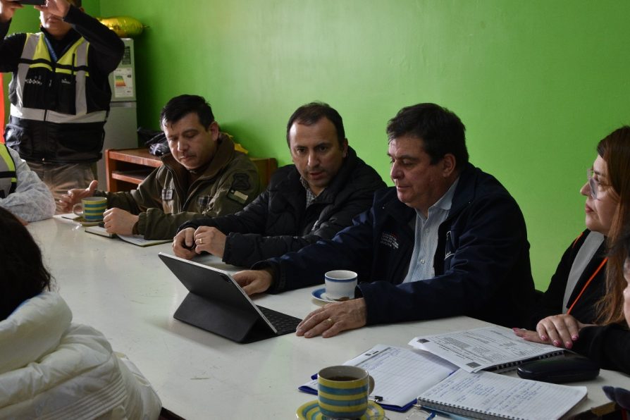 Mesa Técnica sesiona en Queule para abordar riesgos de remoción en masa en quebrada