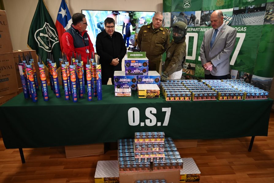 Gobierno se querella por contrabando de cigarrillos: 86.500 cajetillas y fuegos artificiales incautados