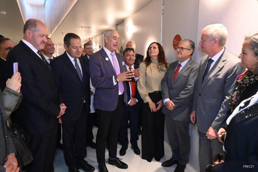 Presidente Kast inaugura centro oncopediátrico en Temuco