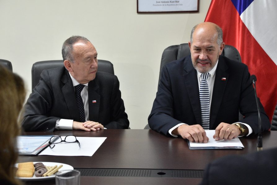 Primer mes de gobierno: ministro Segpres se reunió con gabinete regional de La Araucanía