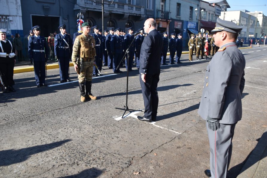 Delegado Ljubetic encabeza ceremonia por aniversario de las Glorias Navales