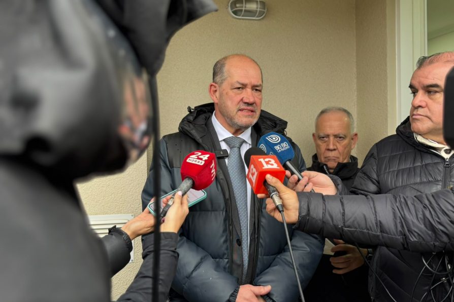 Autoridades realizan mesa técnica: vientos comienzan a declinar y se trabaja en la reposición del suministro eléctrico